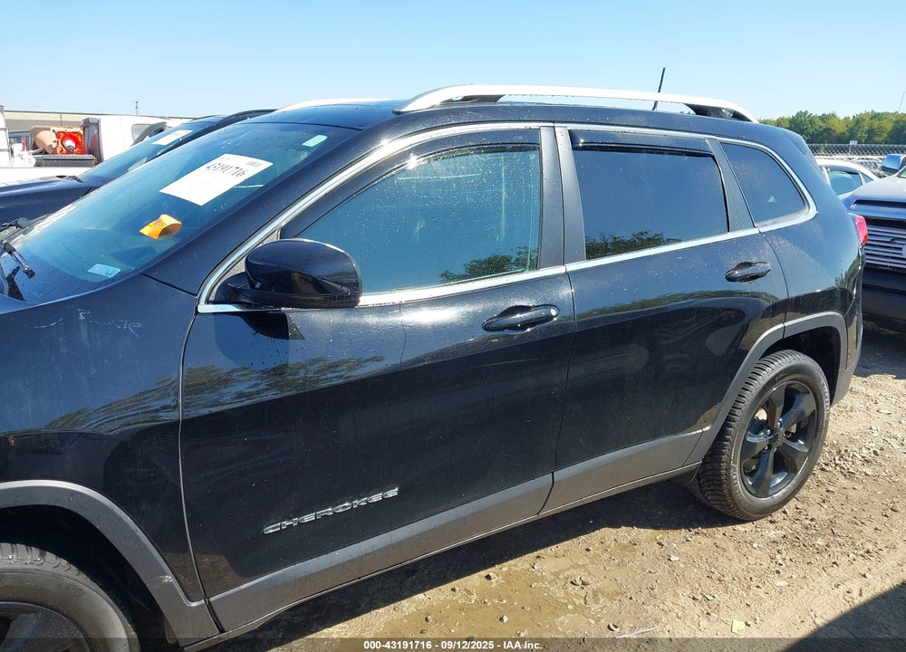 2017 JEEP CHEROKEE VIN: 1C4PJMDS9HW583112
