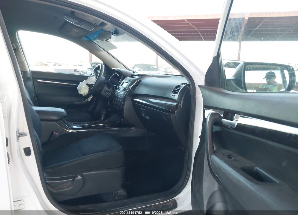 2014 KIA SORENTO VIN: 5XYKT3A62EG426312