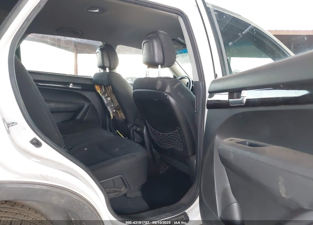 2014 KIA SORENTO VIN: 5XYKT3A62EG426312