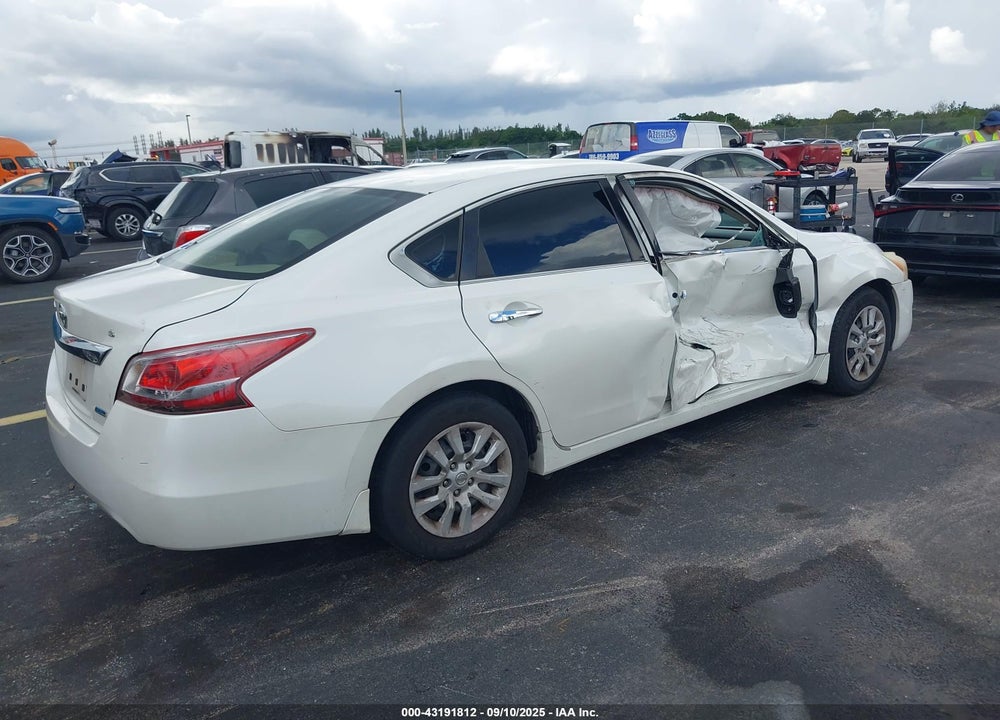 2013 NISSAN ALTIMA VIN: 1N4AL3AP1DC281938