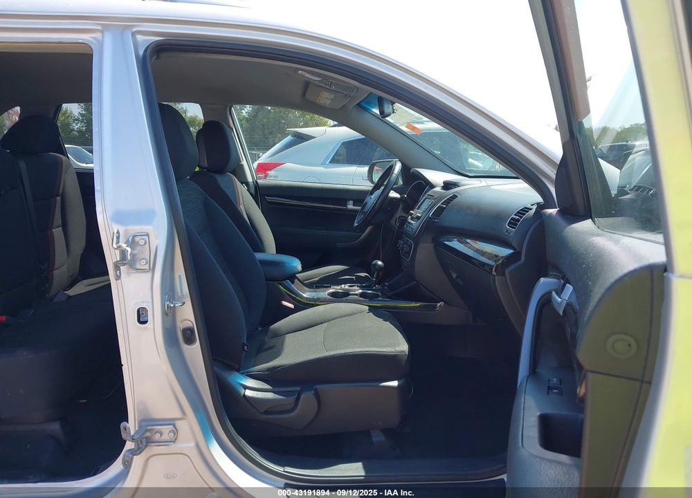 2015 KIA SORENTO VIN: 5XYKTDA6XFG566504