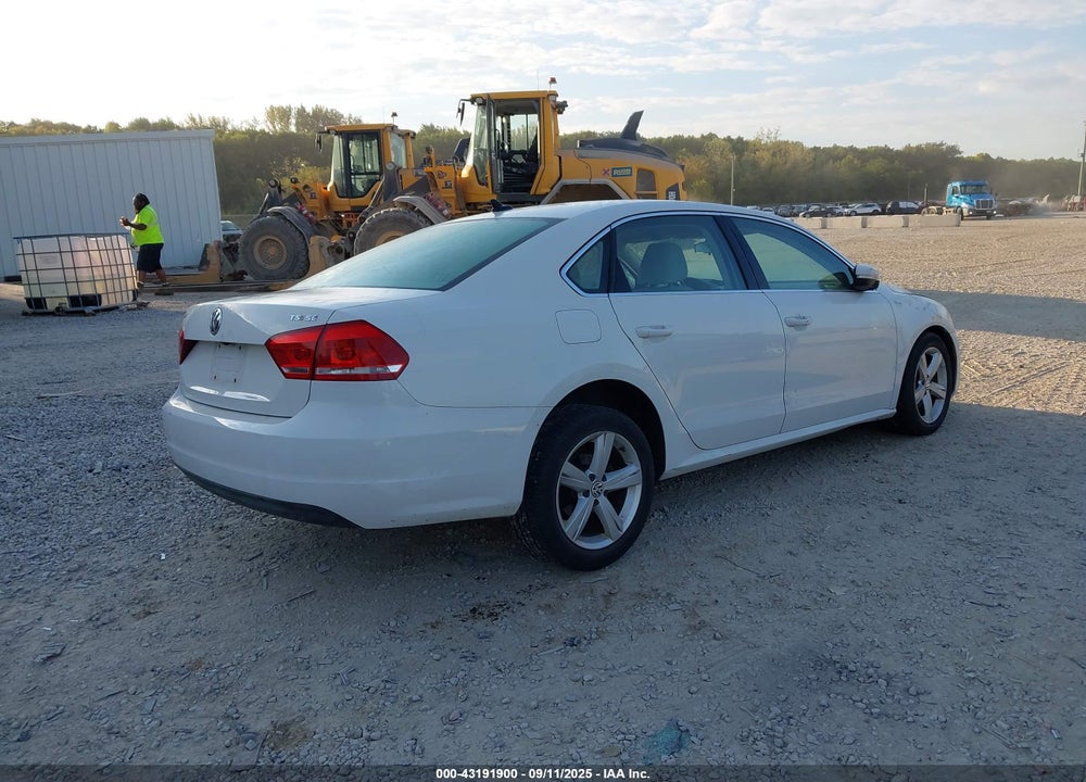 2015 VOLKSWAGEN PASSAT VIN: 1VWBT7A32FC014956