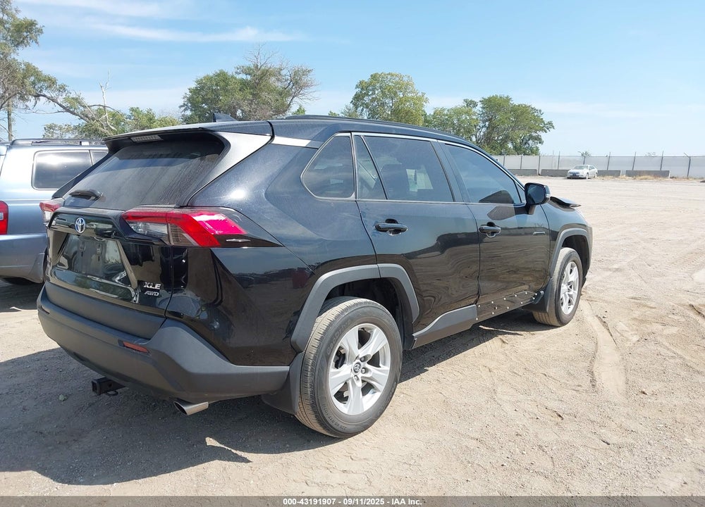 2020 TOYOTA RAV4 XLE VIN: 2T3P1RFV3LC086599