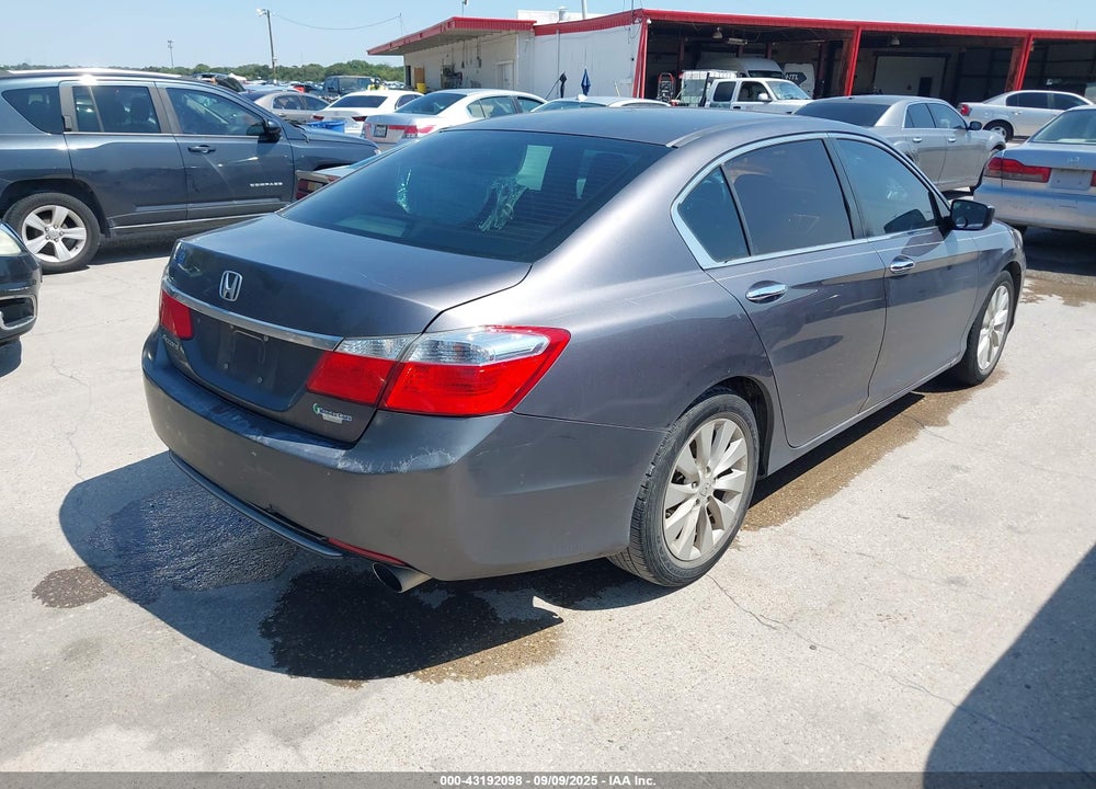 2014 HONDA ACCORD VIN: 1HGCR2F32EA279213