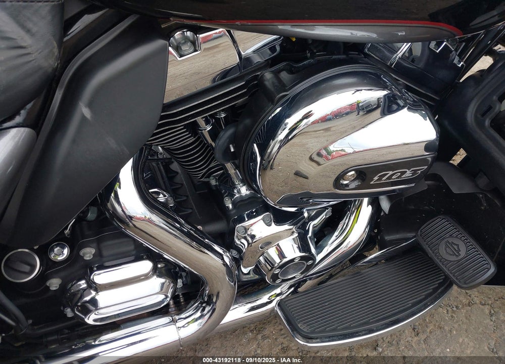 2016 HARLEY-DAVIDSON FLHTCUTG TRI GLIDE ULTRA VIN: 1HD1MAL12GB850406