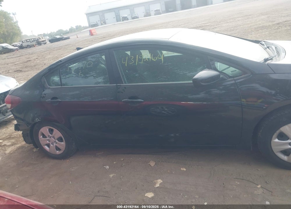 2017 KIA FORTE VIN: 3KPFK4A71HE134770