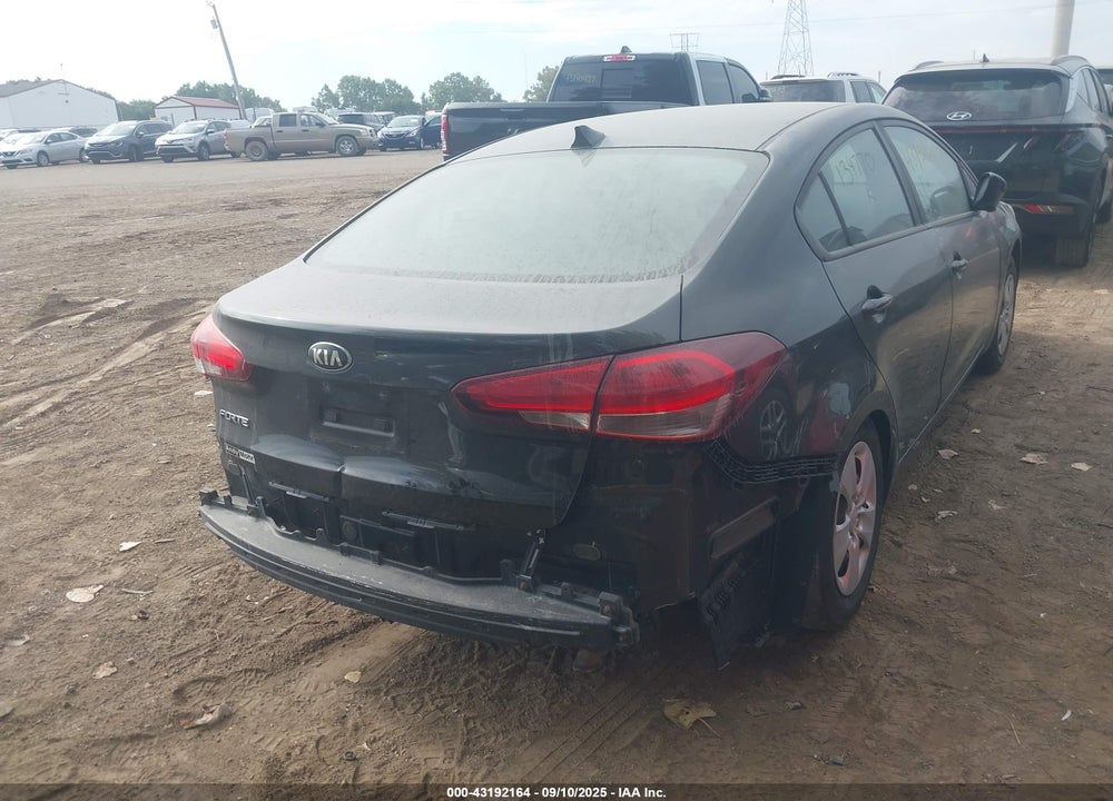 2017 KIA FORTE VIN: 3KPFK4A71HE134770