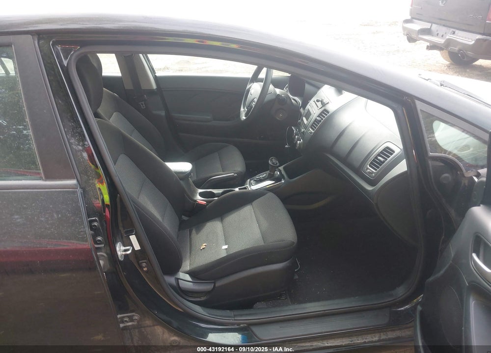 2017 KIA FORTE VIN: 3KPFK4A71HE134770