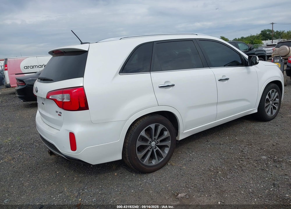 2014 KIA SORENTO VIN: 5XYKW4A72EG441379