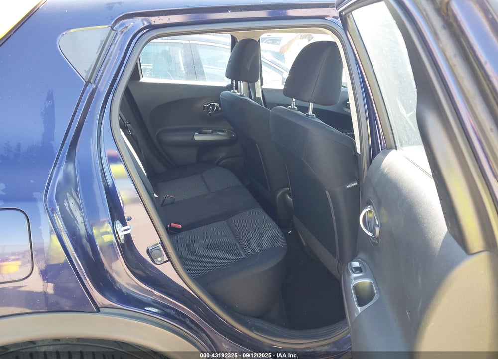 2015 NISSAN JUKE VIN: JN8AF5MV8FT553075