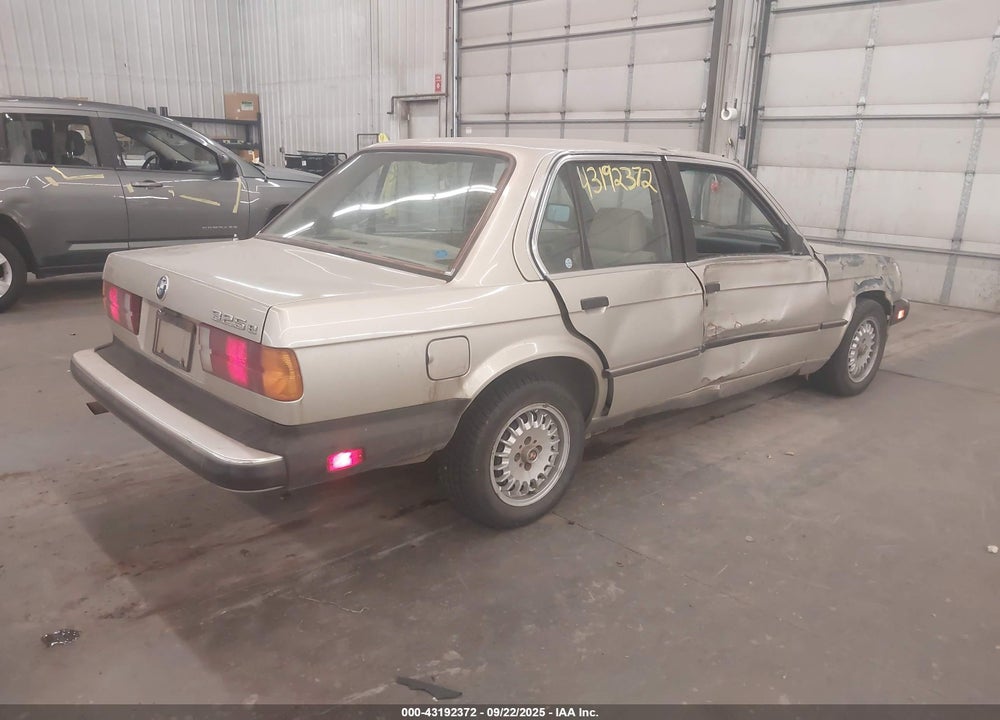 1985 BMW 325 E VIN: WBAAE5402F0699120