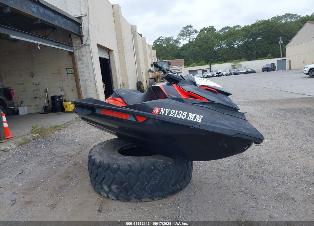 2016 SEADOO RXP-300 VIN: YDV21087C616
