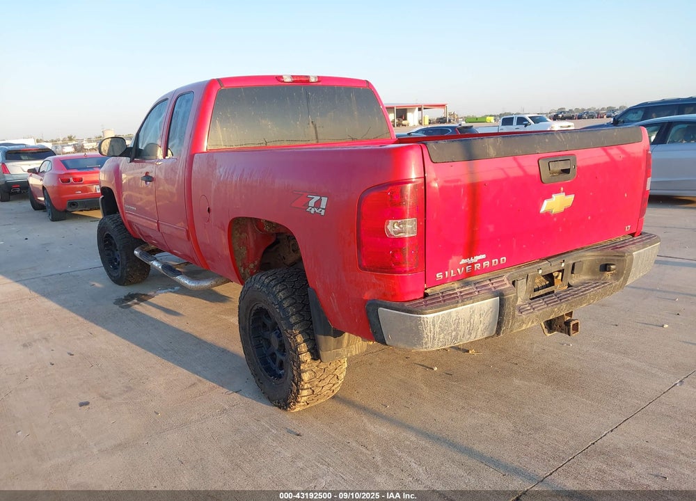 2013 CHEVROLET SILVERADO 1500 LT VIN: 1GCRKSE72DZ130866