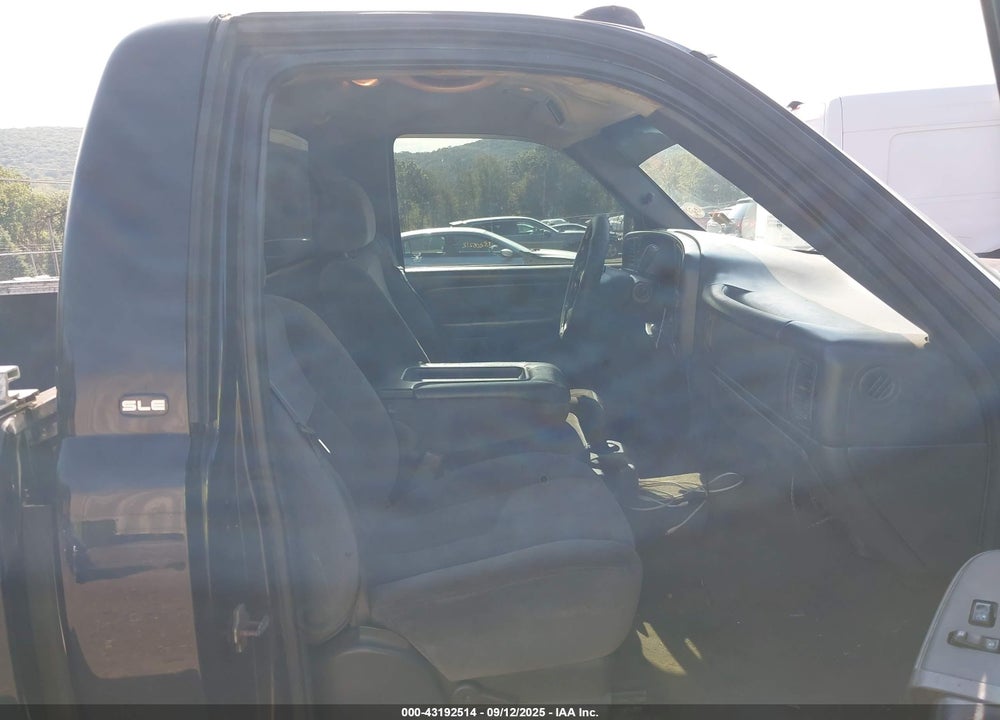 2005 GMC SIERRA 2500HD SLE VIN: 1GTHK24235E208081