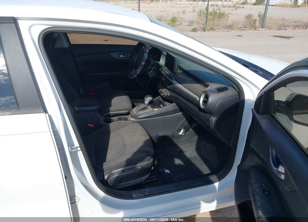 2021 KIA FORTE VIN: 3KPF24AD3ME374855