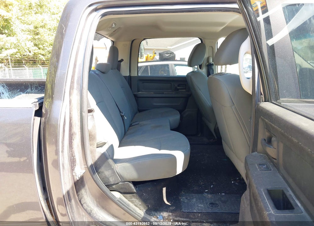 2014 RAM 1500 VIN: 1C6RR7KG2ES302229