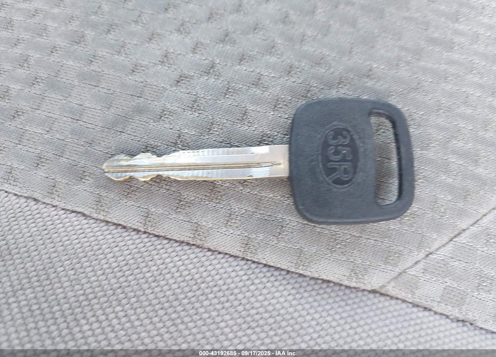 2007 TOYOTA RAV4 BASE V6 VIN: JTMZK33V076005930
