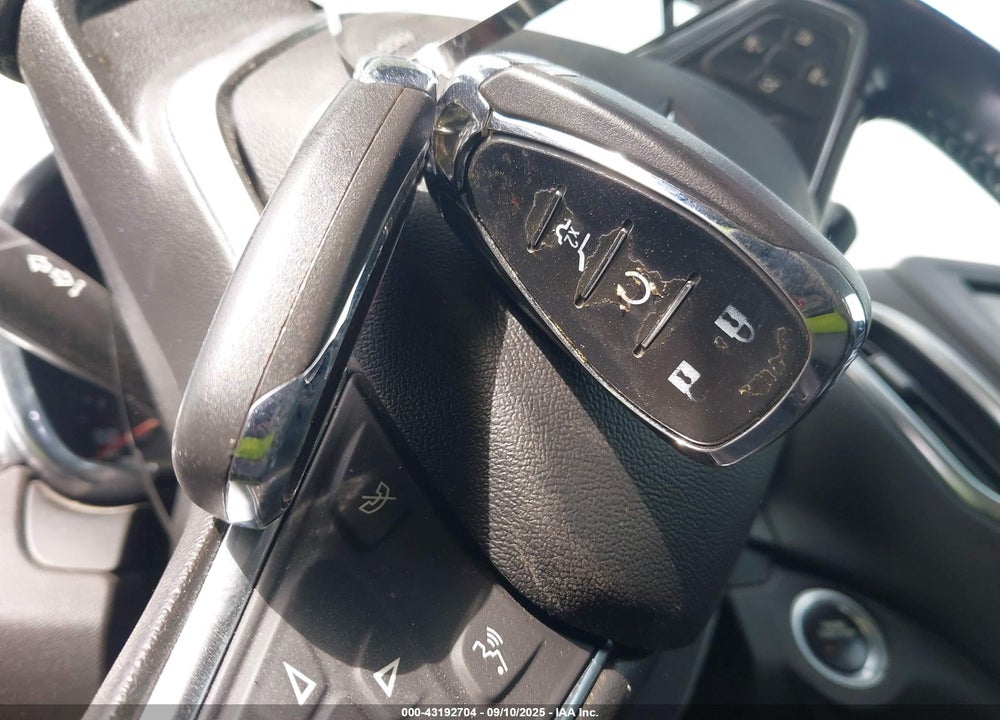 2019 CHEVROLET EQUINOX VIN: 3GNAXKEV2KS661869