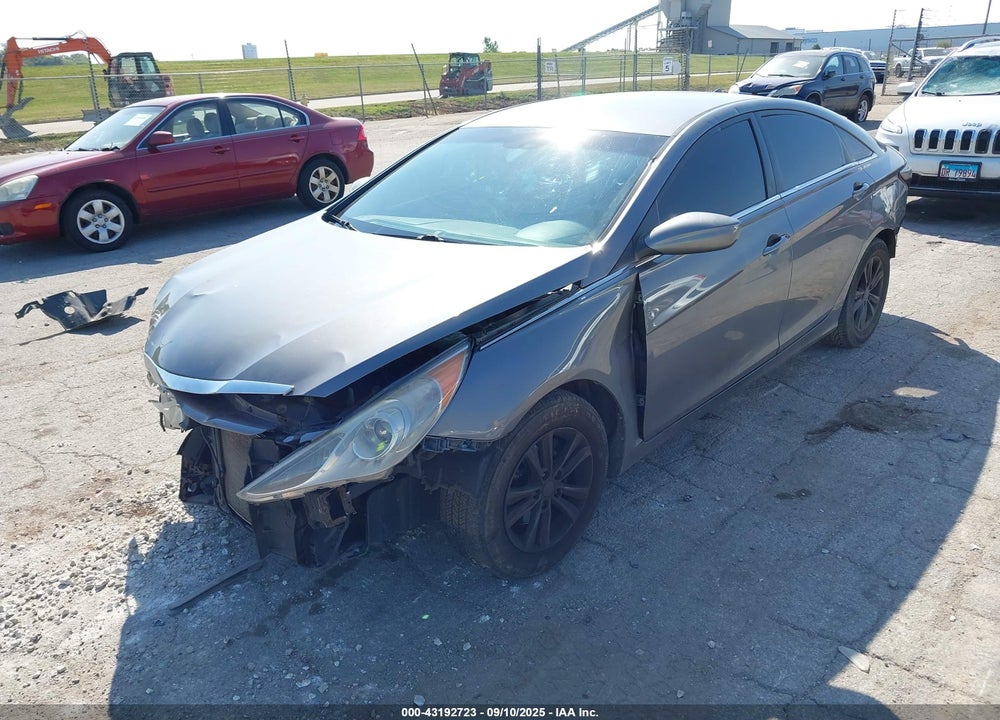 2013 HYUNDAI SONATA VIN: 5NPEB4AC1DH749401