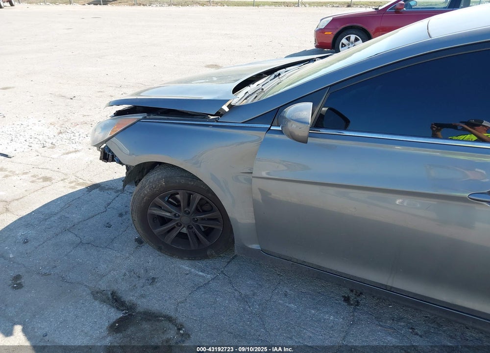 2013 HYUNDAI SONATA VIN: 5NPEB4AC1DH749401