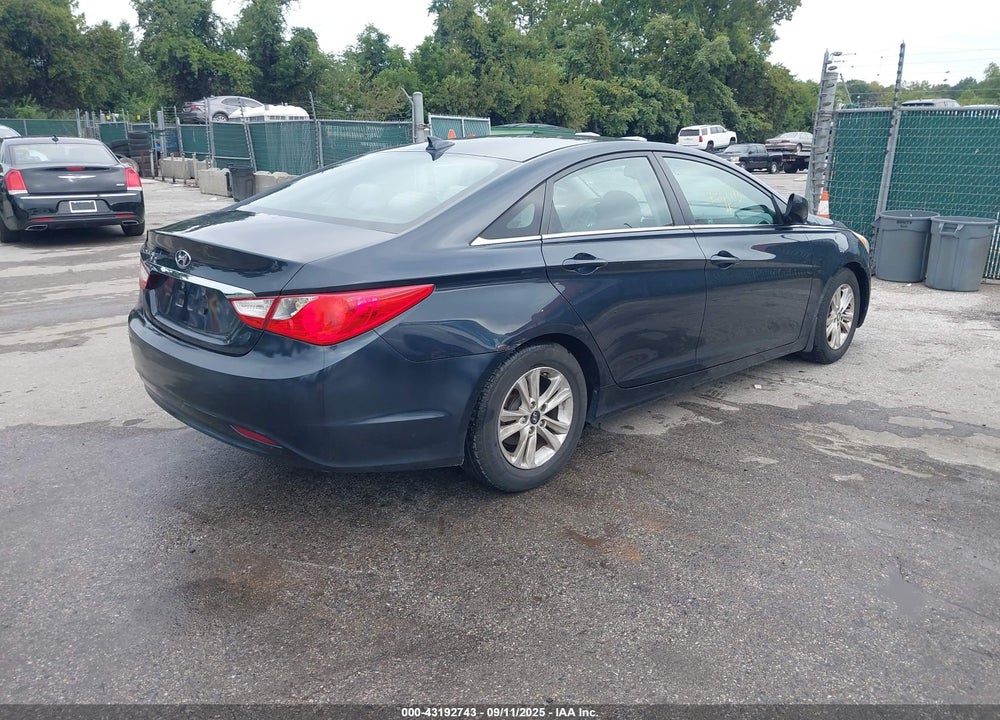 2013 HYUNDAI SONATA GLS VIN: 5NPEB4AC2DH712390