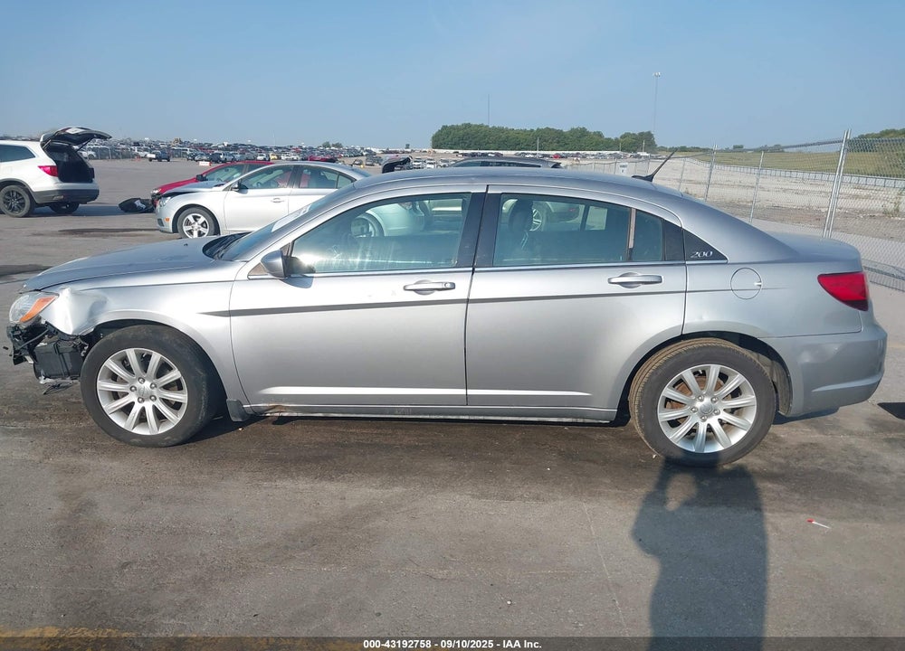 2013 CHRYSLER 200 VIN: 1C3CCBBG5DN569935