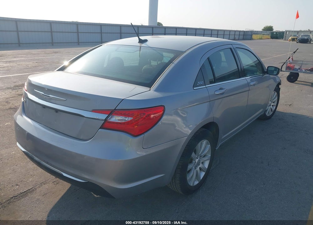 2013 CHRYSLER 200 VIN: 1C3CCBBG5DN569935