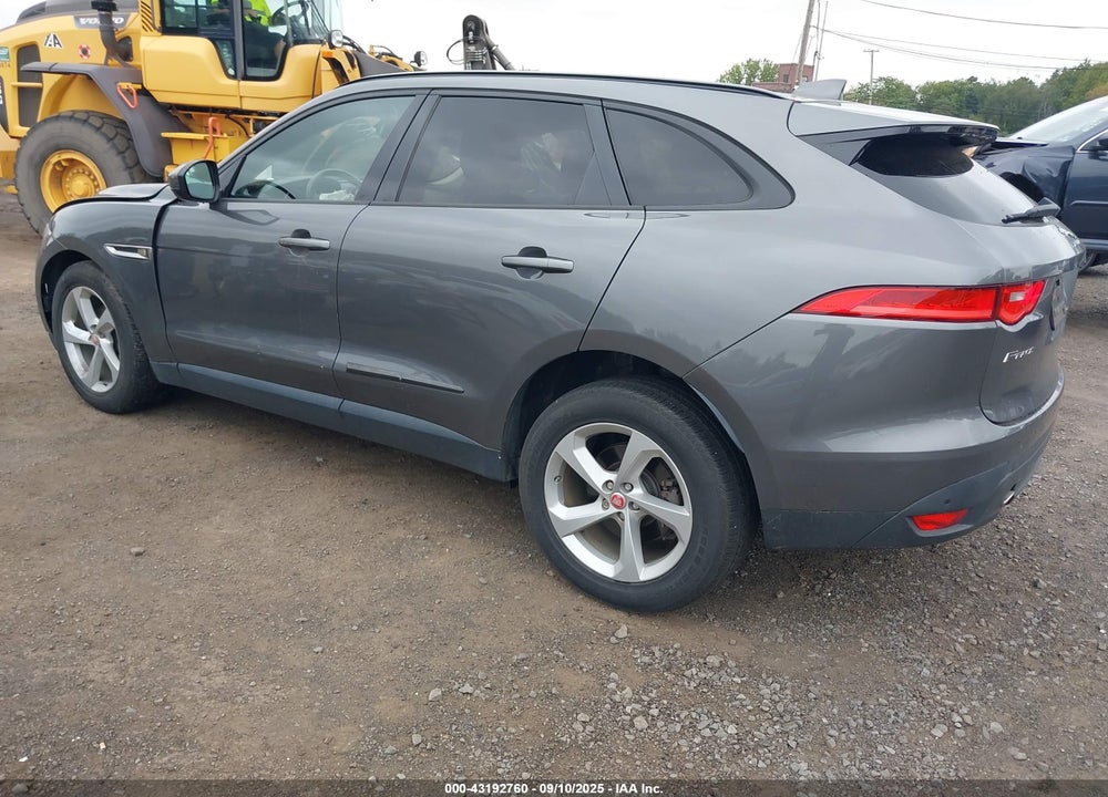 2018 JAGUAR F-PACE VIN: SADCJ2FXXJA282383