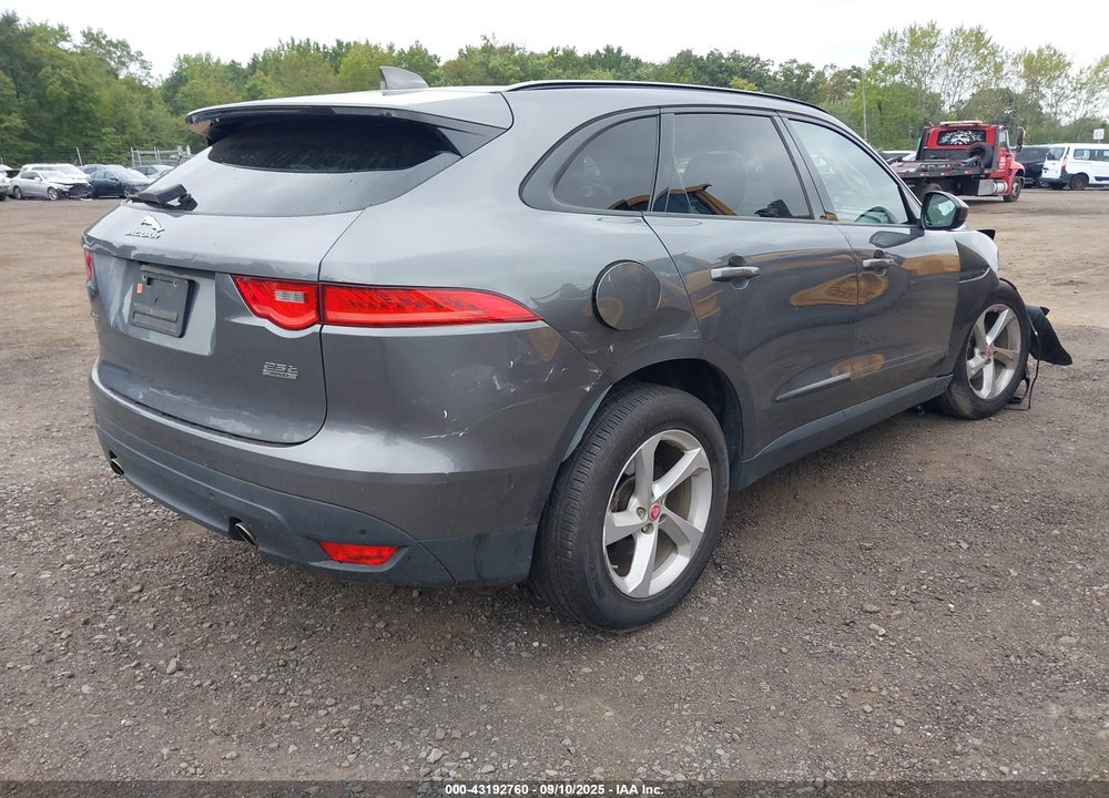 2018 JAGUAR F-PACE VIN: SADCJ2FXXJA282383