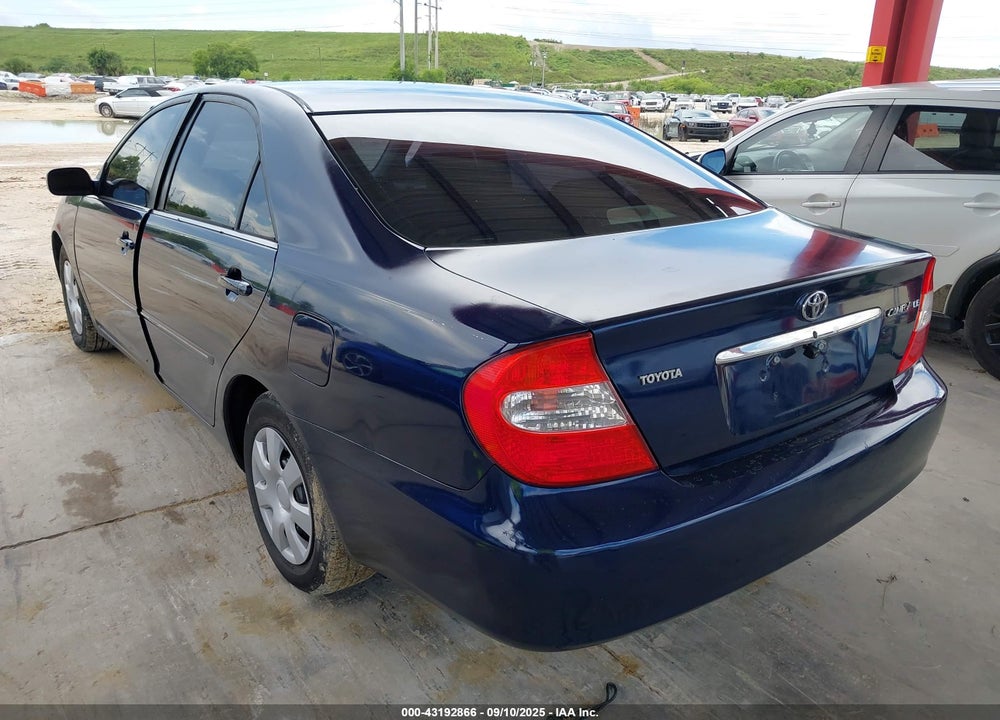 2002 TOYOTA CAMRY XLE VIN: 4T1BE32K32U575209