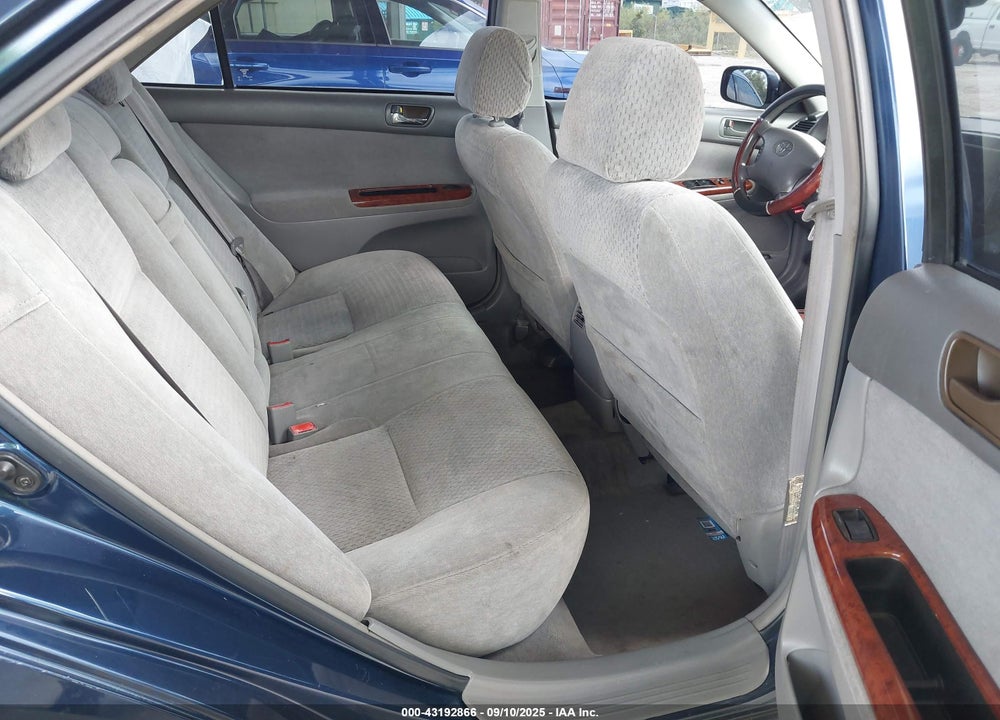 2002 TOYOTA CAMRY XLE VIN: 4T1BE32K32U575209