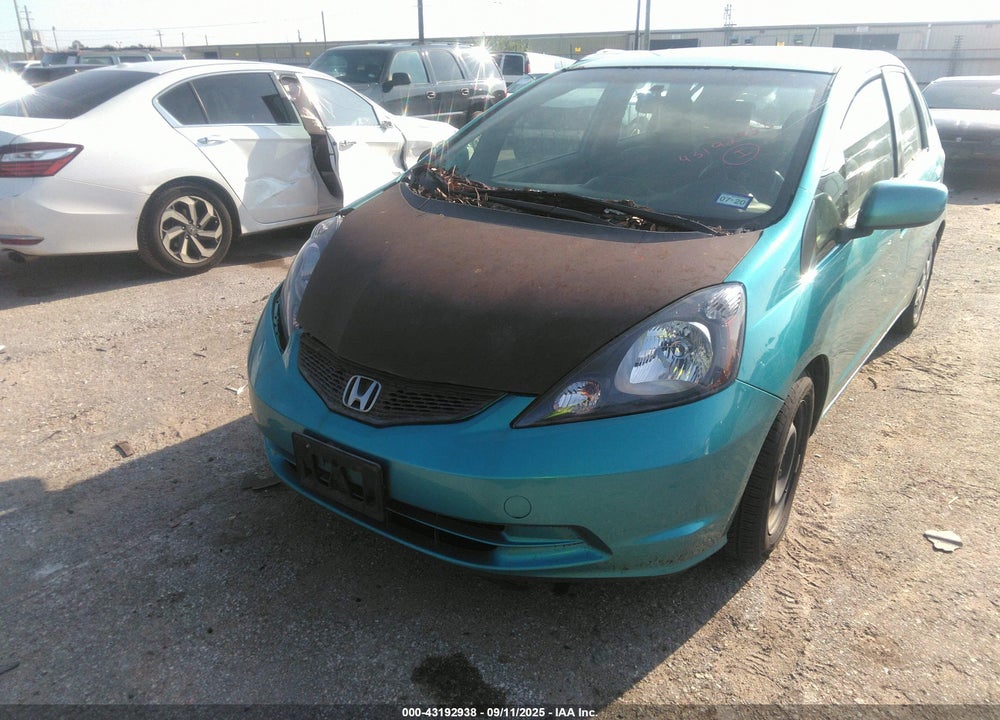 2013 HONDA FIT VIN: JHMGE8G31DC000025