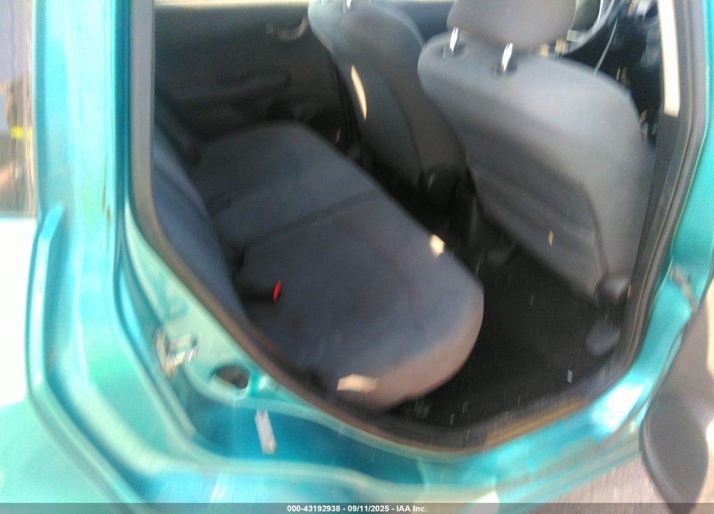 2013 HONDA FIT VIN: JHMGE8G31DC000025