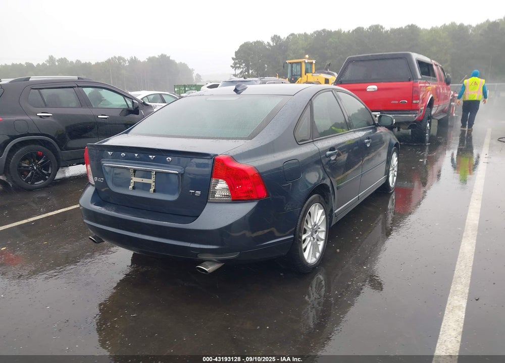 2011 VOLVO S40 VIN: YV1672MS9B2543894