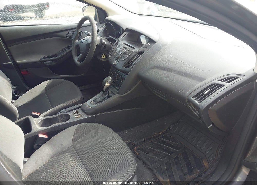2013 FORD FOCUS VIN: 1FADP3E25DL358519