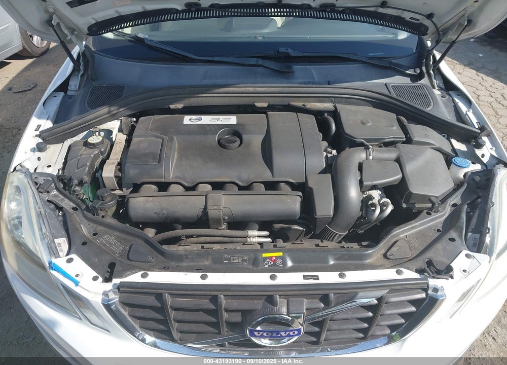 2011 VOLVO XC60 VIN: YV4952DL7B2139300