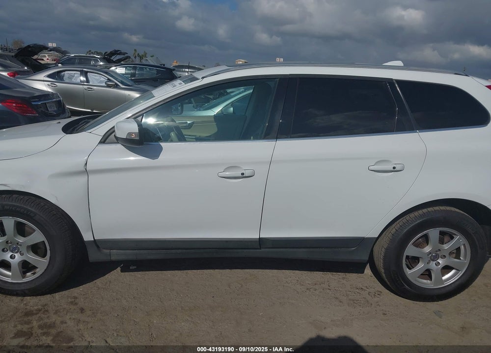 2011 VOLVO XC60 VIN: YV4952DL7B2139300