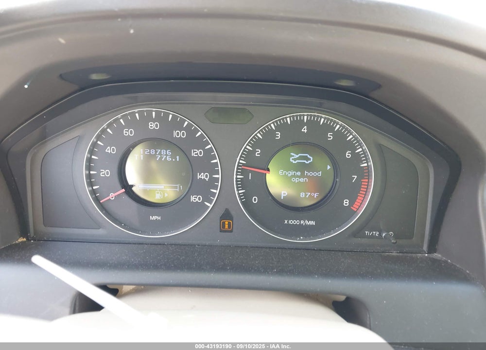 2011 VOLVO XC60 VIN: YV4952DL7B2139300