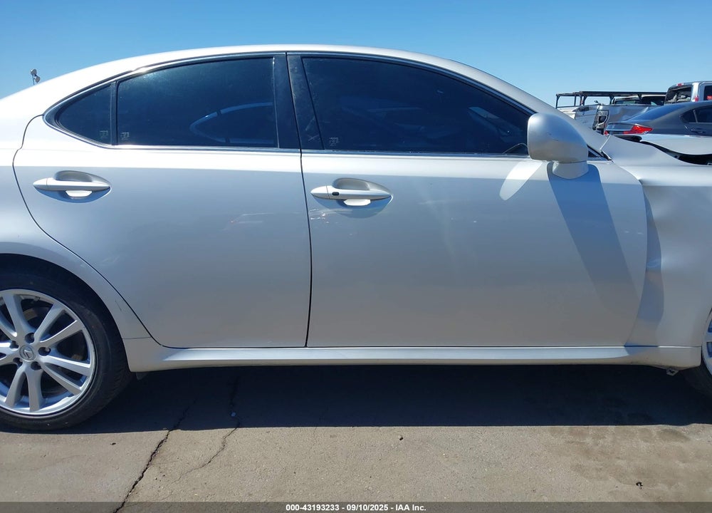 2007 LEXUS IS 250 VIN: JTHBK262475028127