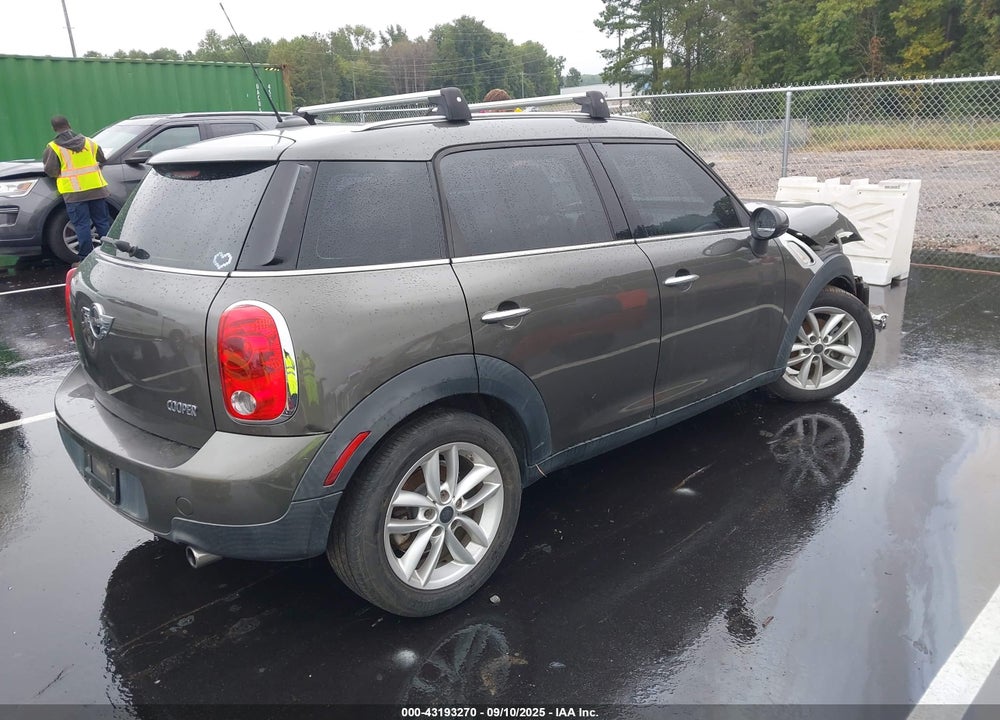 2011 MINI COOPER VIN: WMWZB3C55BWM00384