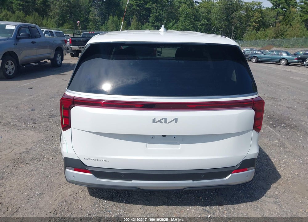 2025 KIA CARNIVAL MPV LXS VIN: KNDNB5K3XS6545854