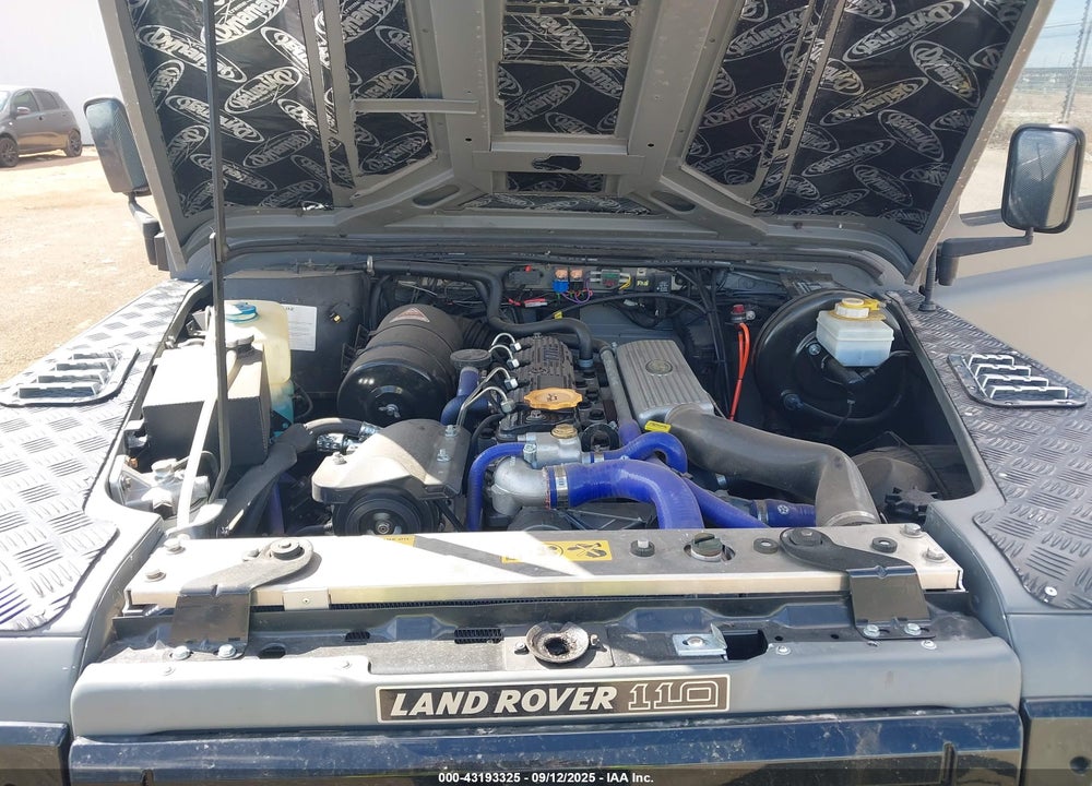 1981 LAND ROVER DEFENDER VIN: SALLBCMV1AA132562