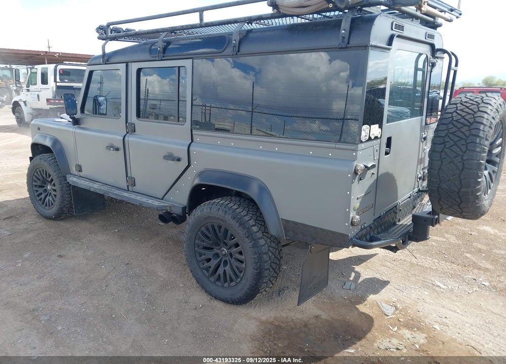 1981 LAND ROVER DEFENDER VIN: SALLBCMV1AA132562