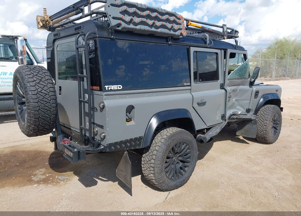 1981 LAND ROVER DEFENDER VIN: SALLBCMV1AA132562