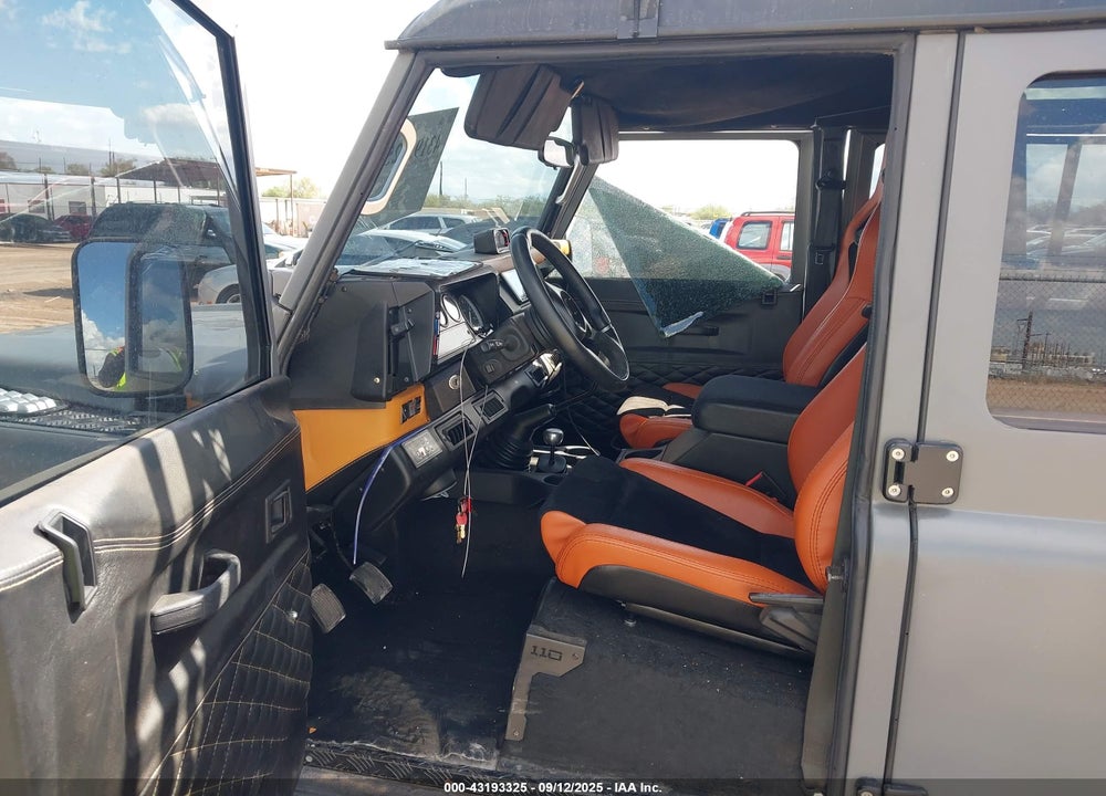 1981 LAND ROVER DEFENDER VIN: SALLBCMV1AA132562