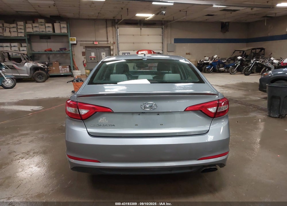 2015 HYUNDAI SONATA VIN: 5NPE24AFXFH211566
