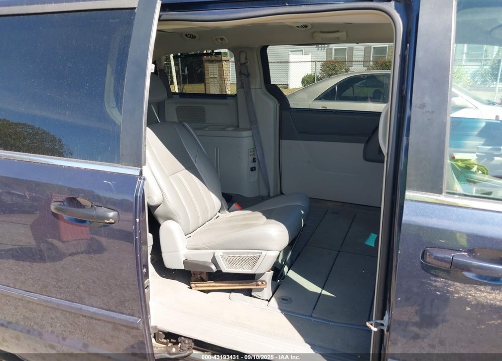 2008 CHRYSLER TOWN & COUNTRY TOURING VIN: 2A8HR54P38R843746