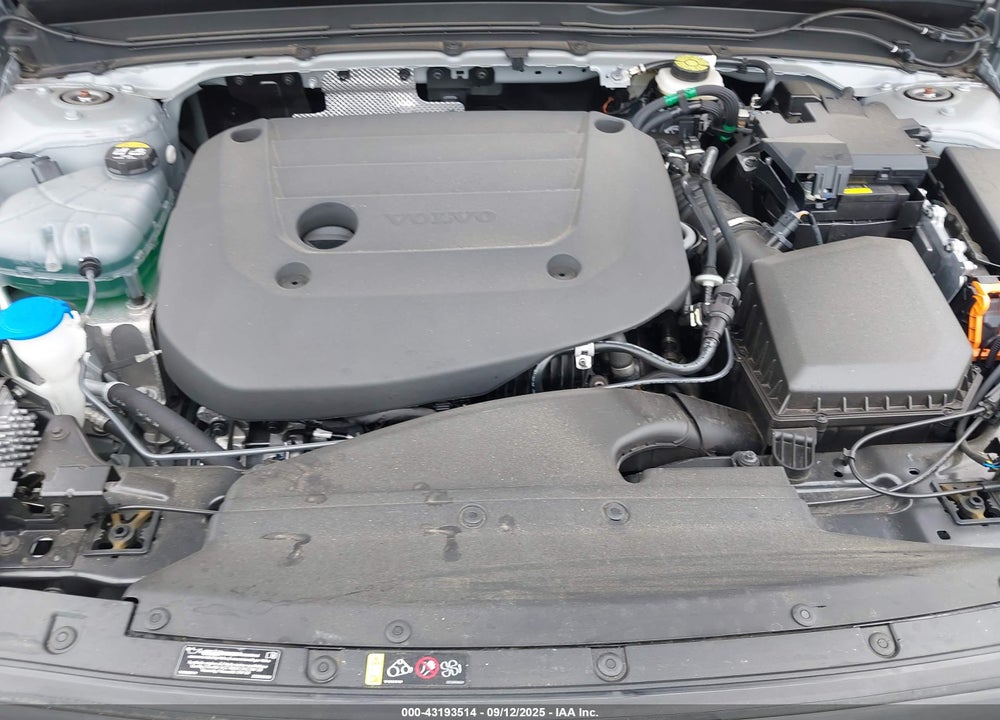 2025 VOLVO XC40 VIN: YV4L12UM4S2481426
