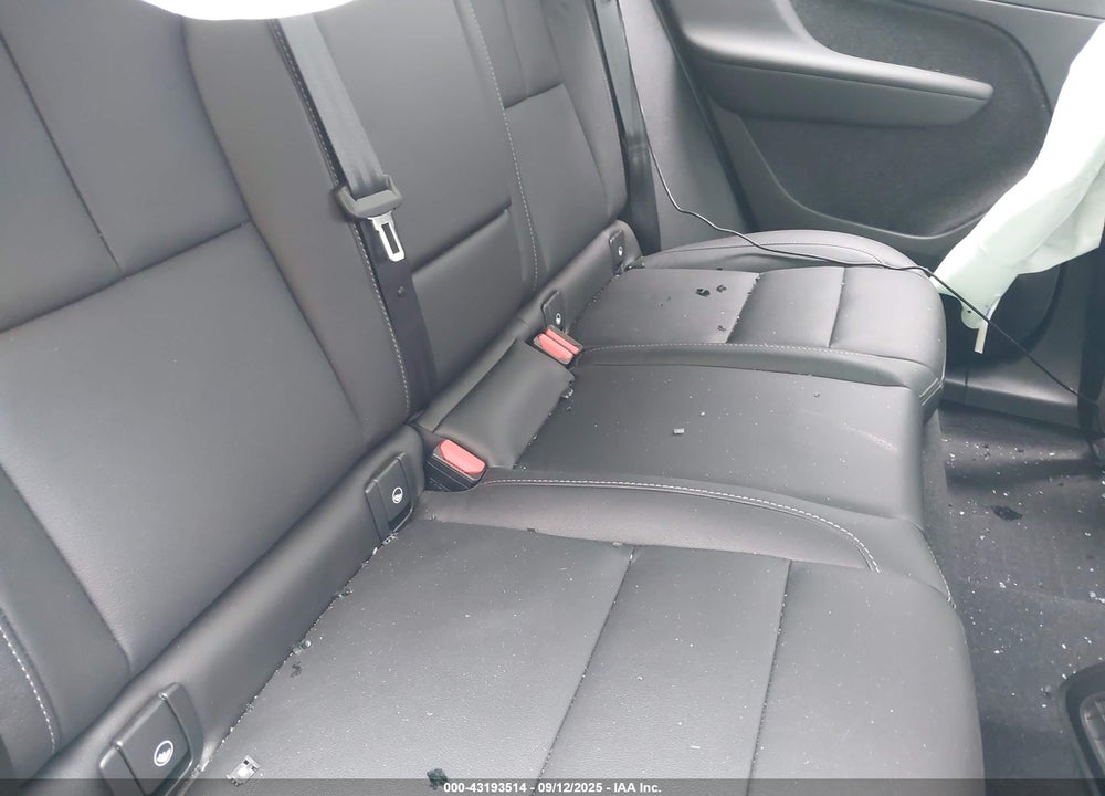2025 VOLVO XC40 VIN: YV4L12UM4S2481426