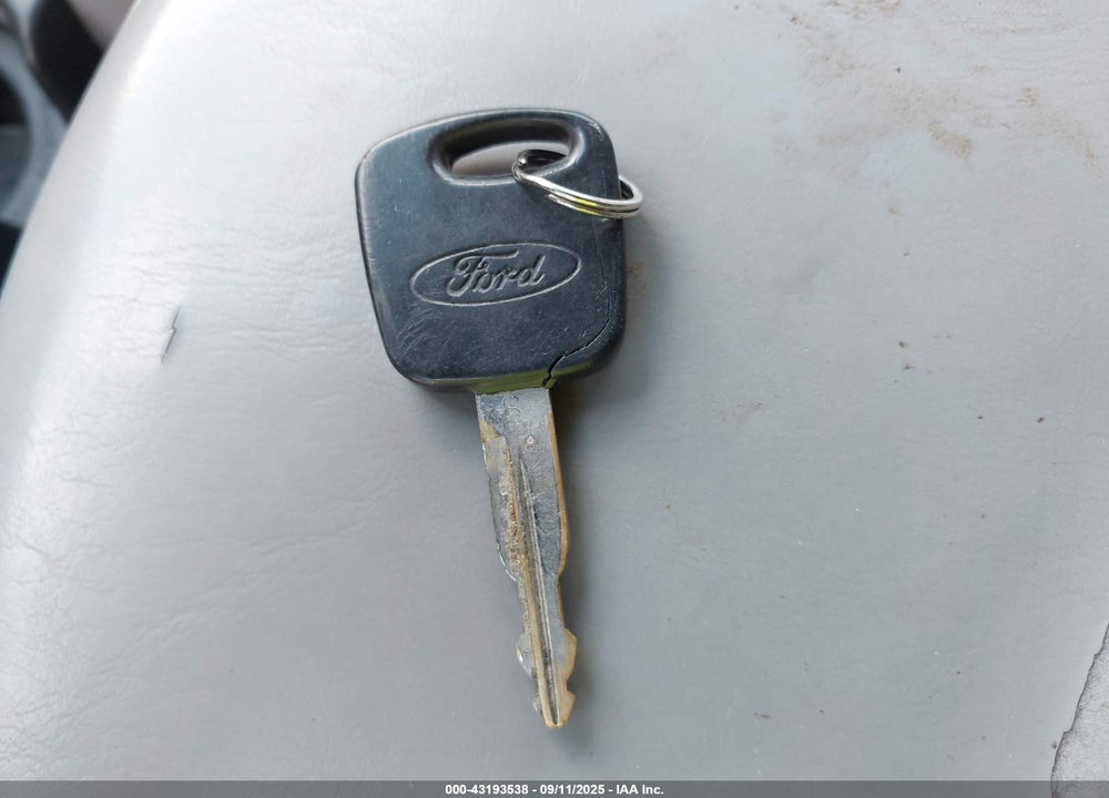 2002 FORD F-150 LARIAT/XLT VIN: 1FTRW08LX2KA04150